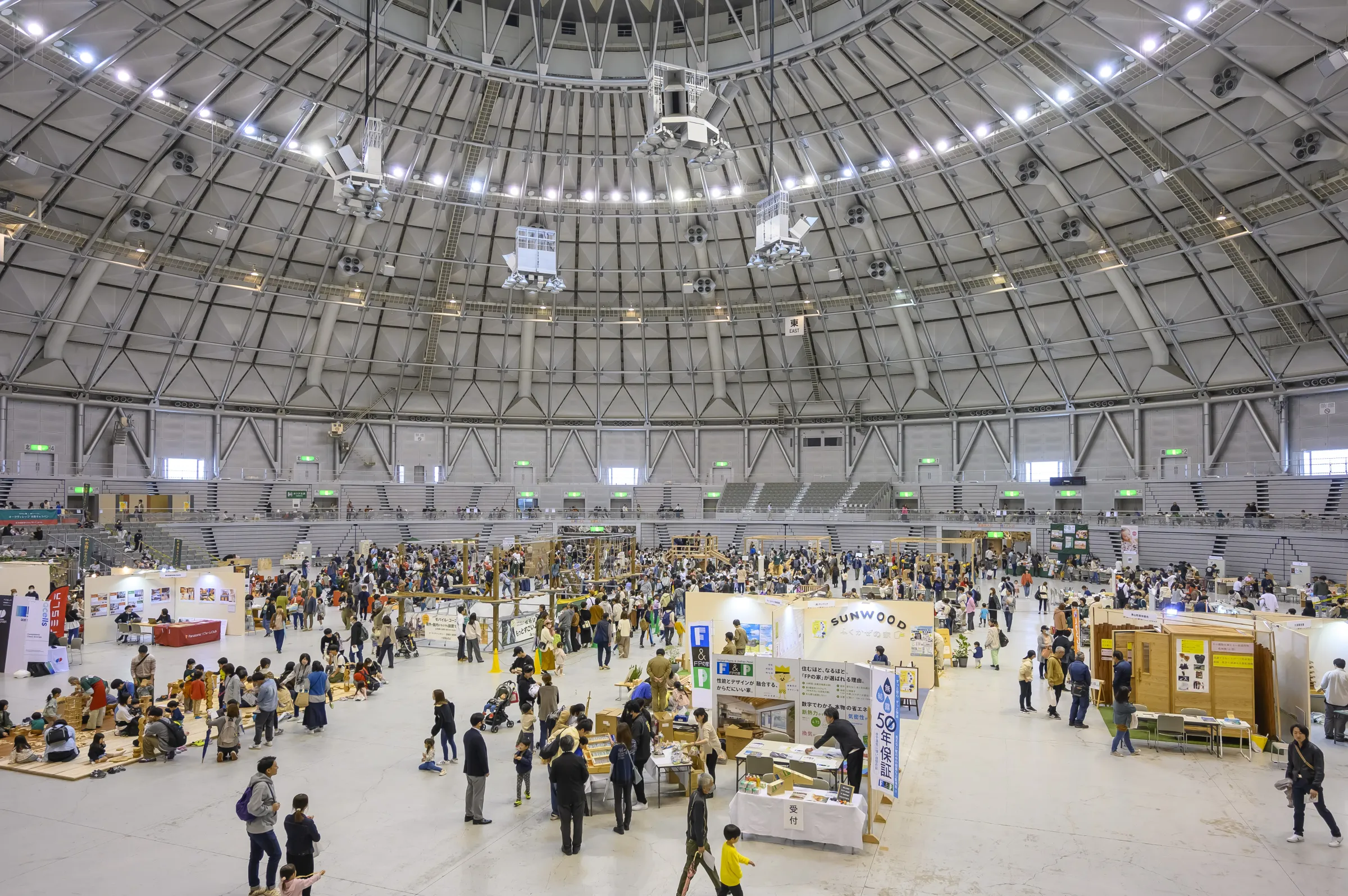 福井で人気の住宅会社16社が福井県産業会館に大集結！それぞれの会社が手がける「木の住まい」の特徴や強みを、実際に見て、聞いて、比べられる絶好のチャンスです。